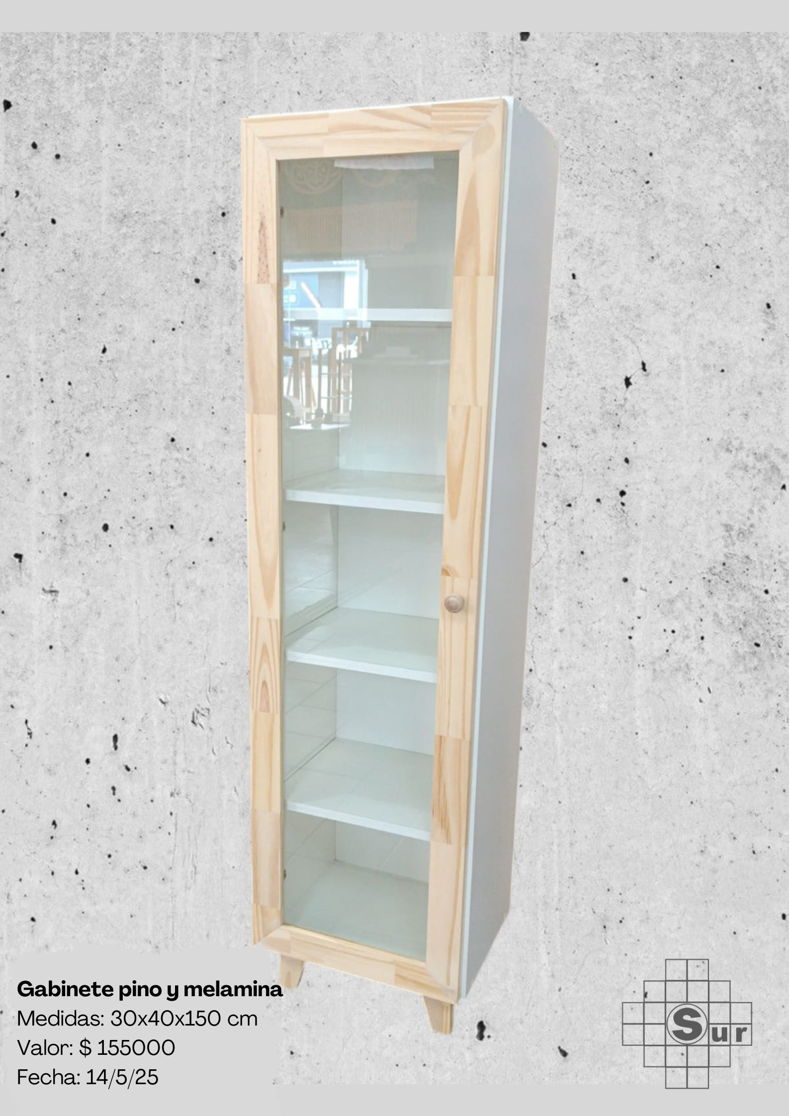 Gabinete con estantes.