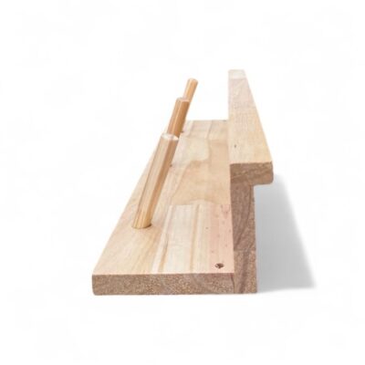 Perchero J c/ estantes 3 ganchos - 45cm x 12cm x 9h